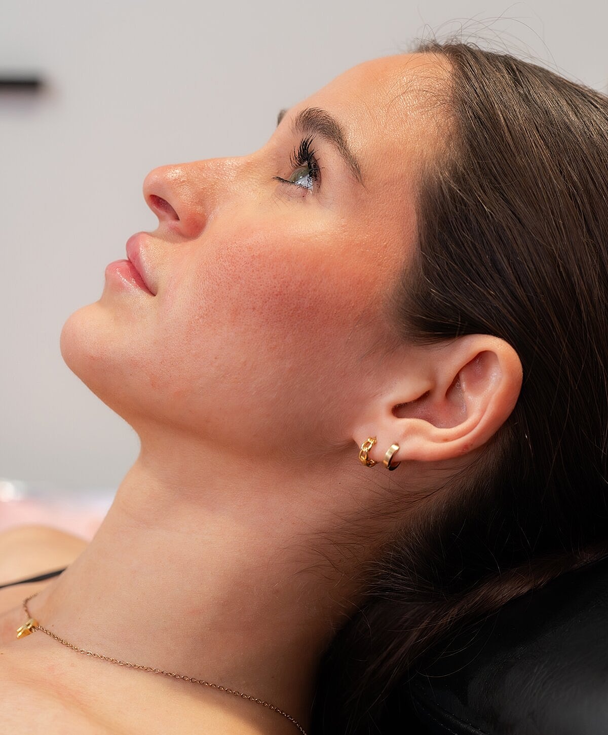 Aesthetician promoting skincare and positive vibes