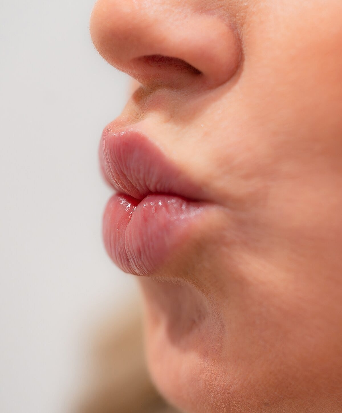 Aesthetician promoting skincare and positive vibes